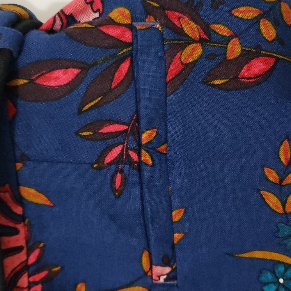 NWT Loft Linen Navy Floral Waist Tie 4 Pocket Shorts  Blue Pink Red White Size 6 - Picture 6 of 9